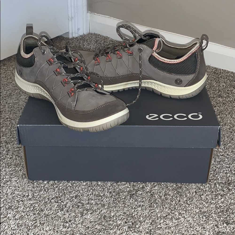 Ecco walking / hiking sneakers